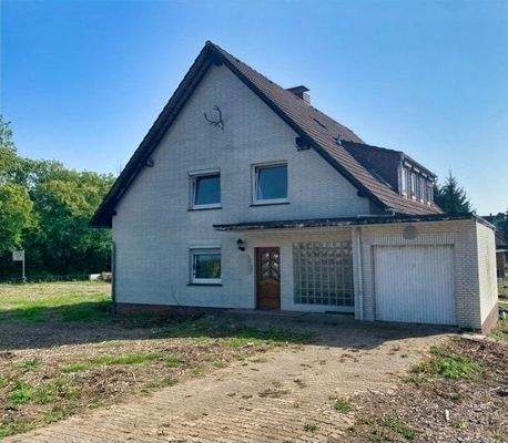 Giebelansicht mit Hauseingang