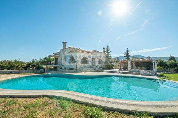 dfb0b8bcb6ff490b89aa34eb2bebdd19-original