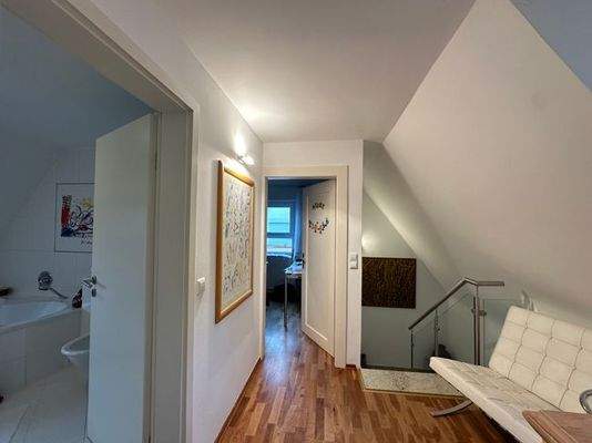 Flur 1. OG Blick vom Schlafzimmer