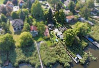 Vogelperspektive - Blick aus der Luft auf das Grundstück