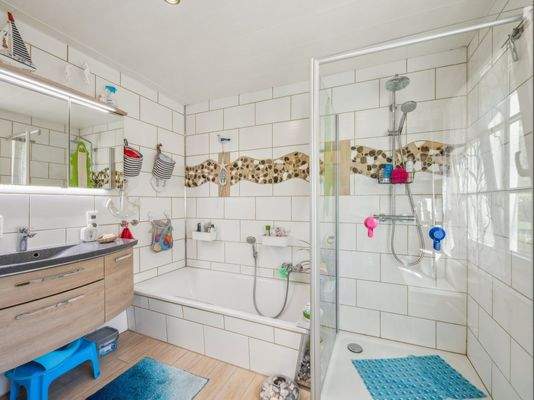 Badezimmer - Wohnung 1 EG