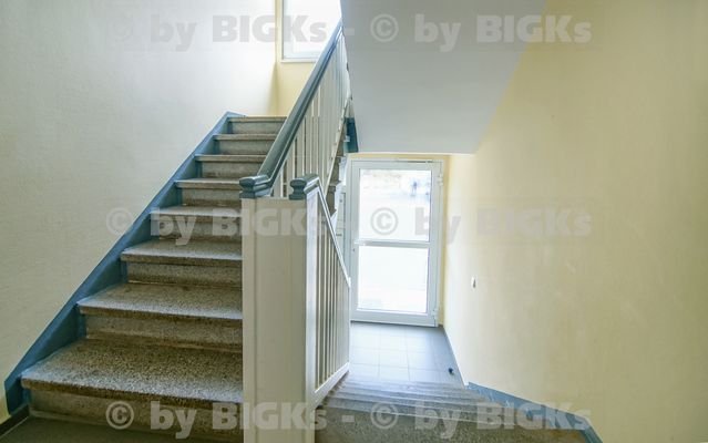 7Musterwohnung-Hausflur.jpg