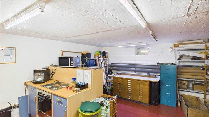 CAM01984G0-PR0476-STILL002