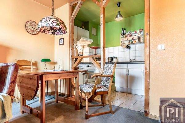 Blick vom Wohnzimmer in die Küche