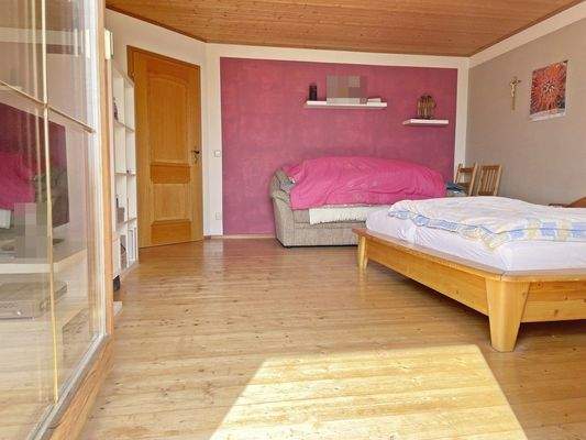 Schlafzimmer 1 (3).jpeg