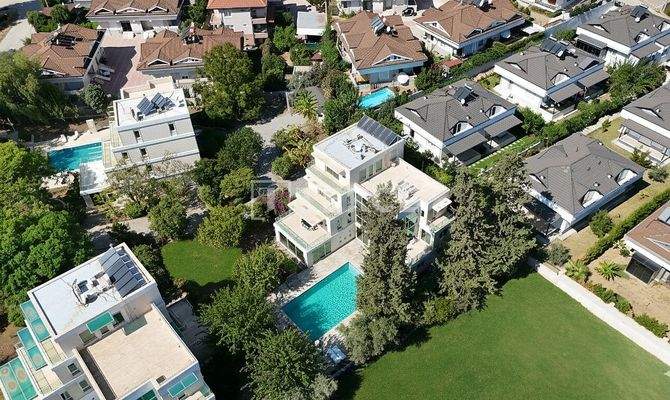 Luxury Villa for Sale with Pool in Antalya Kemer