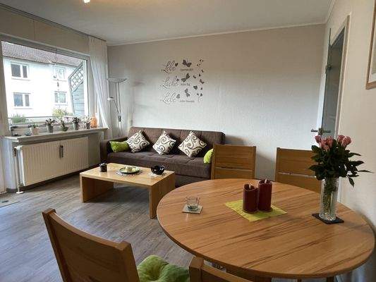 Wohnzimmer mit Essbereich