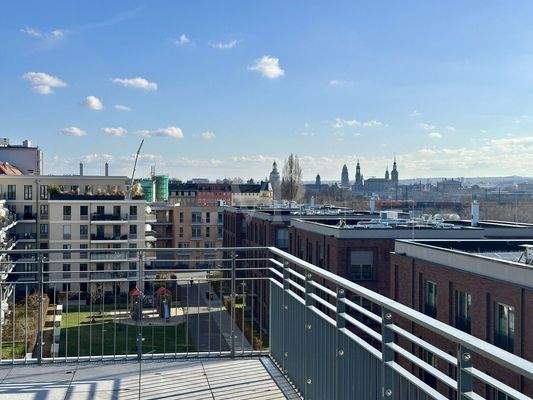 Ausblick von der Terrasse in Richtung Innenstadt