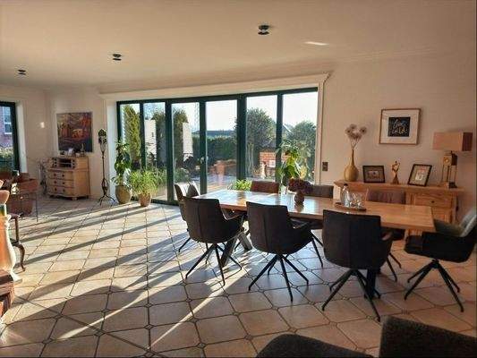 der helle Wohn- & Essbereich im Einfamilienhaus