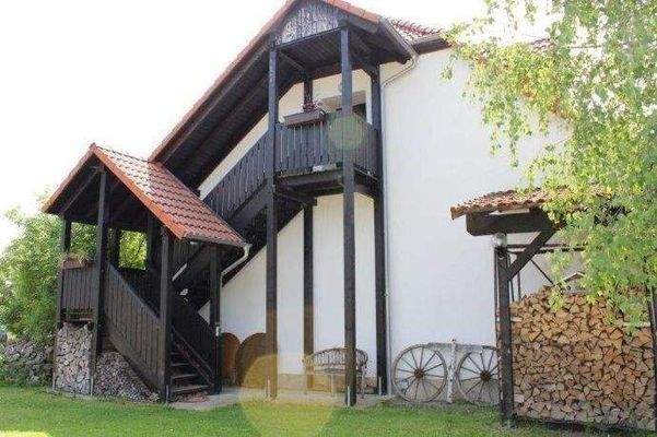 Zugang zur ca. 150 m² großen Betreiberwohnung