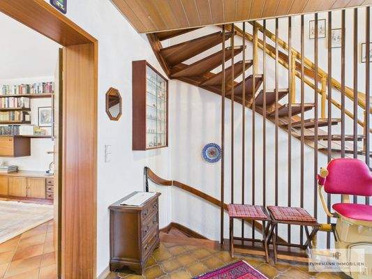 Diele mit Treppenaufgang