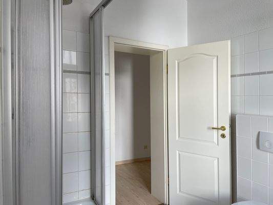 Tageslichtbad mit Dusche.JPG