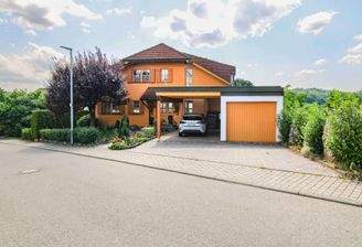 Haus Vorderansicht Bild 2