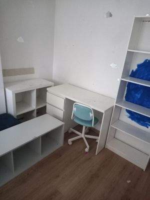 Ecke mit Schreibtisch