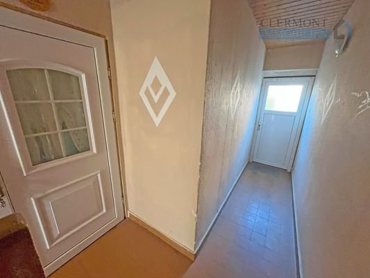 Zugang Whg. EG und Hinterausgang