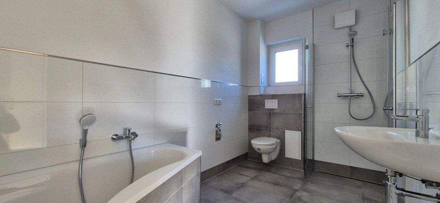 Beispiel: Badausstattung etc. identisch