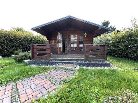 Gartenhaus außen.jpg