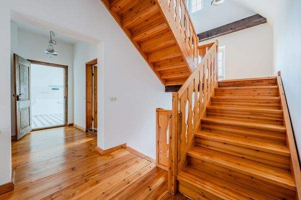 1. OG mit Küche und 2 Zimmern sowie Badezimmer