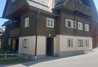 927, Haus an der Straßenseite