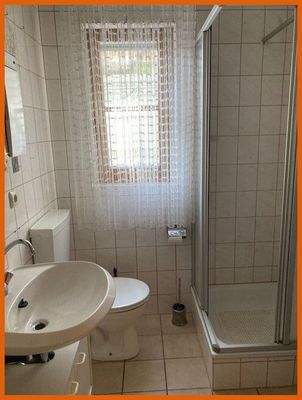 Bad mit WC und Dusche