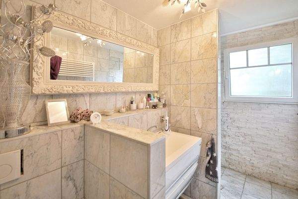 Badezimmer im Obergeschoss