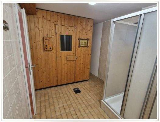 Dusche und Sauna im UG
