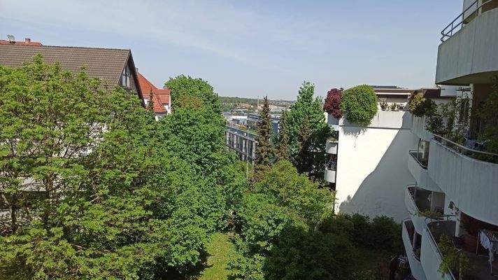 Balkonblick in den Garten