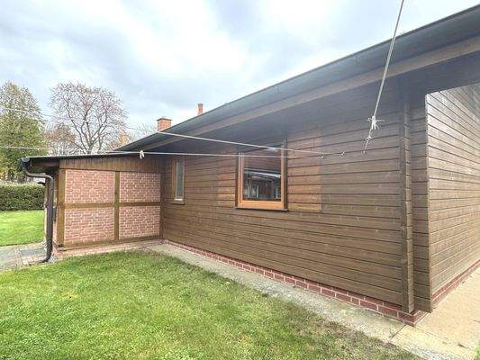 seitliche Ansicht Eingangsbereich