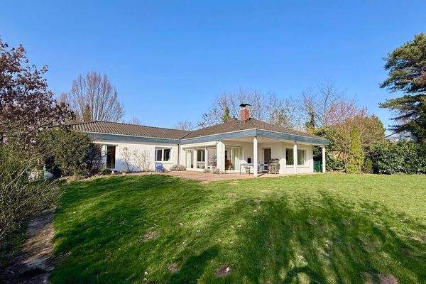 Wohnhaus, ideal auch für Familien, Bungalow-Stil