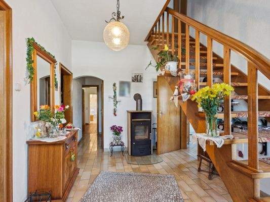 Eingangsbereich mit Kamin