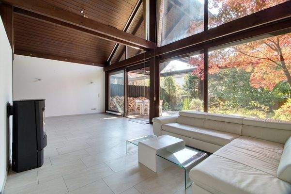 Wohnzimmer mit 5 Metern Raumhöhe