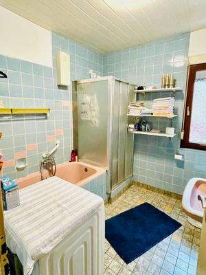 Bad mit Wanne im ersten Obergeschoss