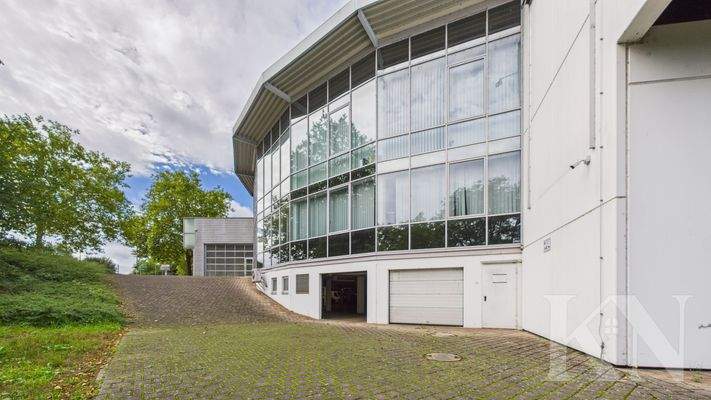 Rückansicht / Tiefgarage