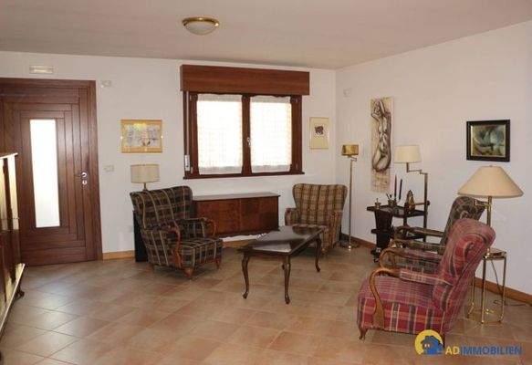 AD Immobiline Wohnzimmer