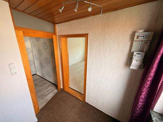 21 Flur OG linke Hälfte