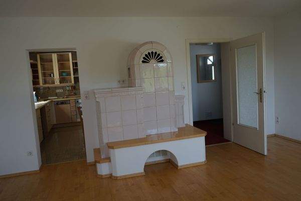 Wohnzimmer / Kachelofen