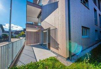 eigener Garten und Terrasse