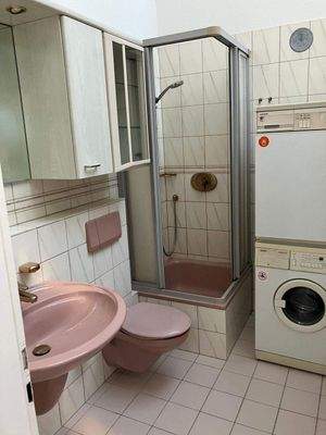 Duschbad mit WM-Anschluß