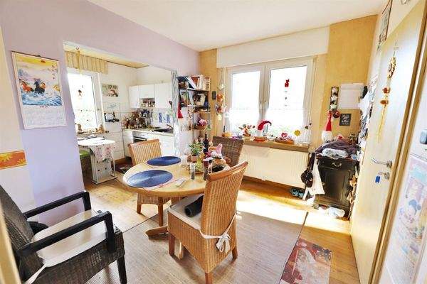 Wohn-/Esszimmer mit offener Küche(EG)