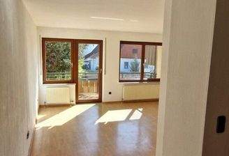 Zimmer gross mit Balkon
