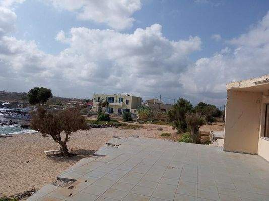 Ein wirklich erstaunliches Grundstück am Meer in Stavros, Chania