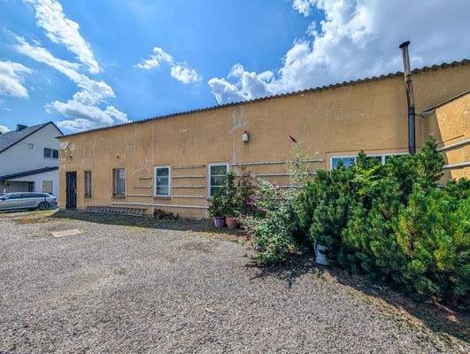 Stellfächen vor dem Konsum