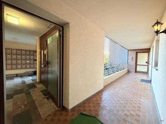 Treppenhaus_Zugang_Whg