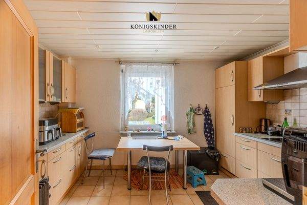 Separate Küche mit viel Stauraum (Wohneinheit 3)