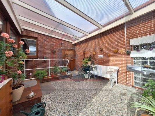 überdachte Terrasse