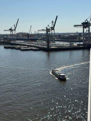 Schiffsverkehr im Blick