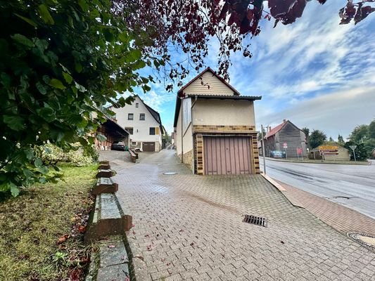 Zufahrt Garage