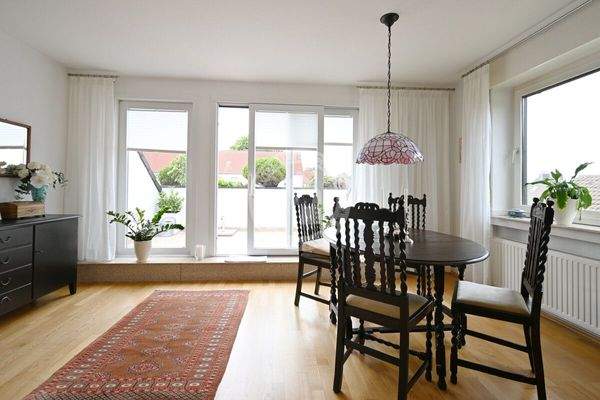 Wohn-/ Esszimmer (Blick 2)