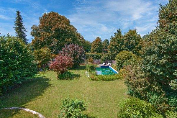 Gartenoase mit Badeteich