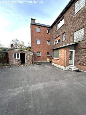 MFH mit Eingang zur Wohnung im EG